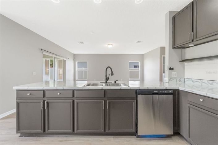 Image No.7-4 Bed Property for sale