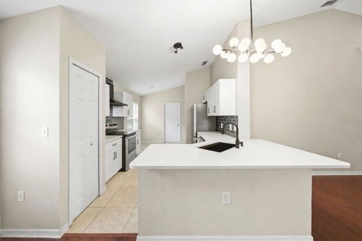 Image No.6-3 Bed Property for sale