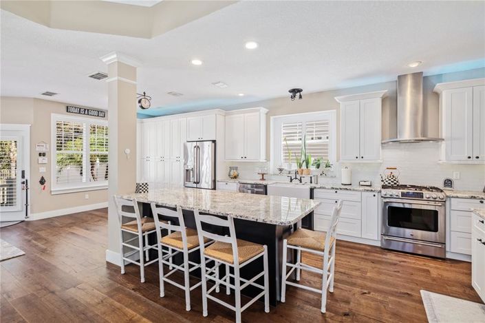 Image No.10-3 Bed Property for sale