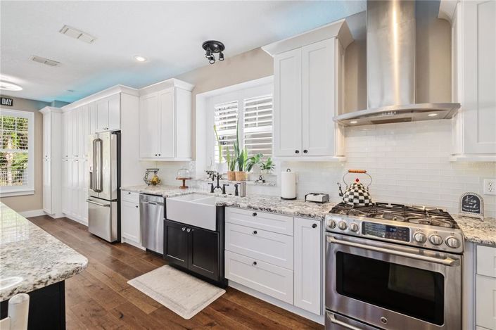 Image No.11-3 Bed Property for sale