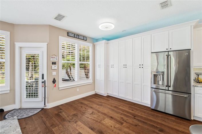 Image No.14-3 Bed Property for sale