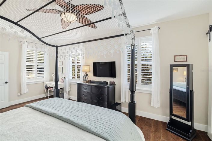 Image No.19-3 Bed Property for sale