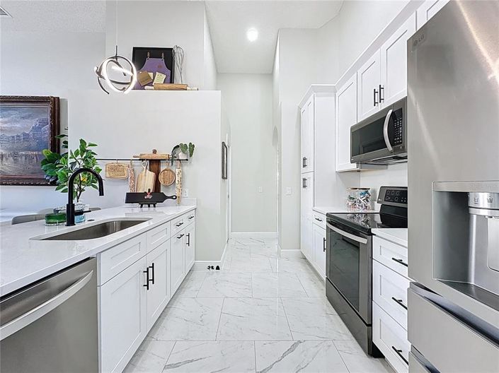 Image No.12-4 Bed Property for sale