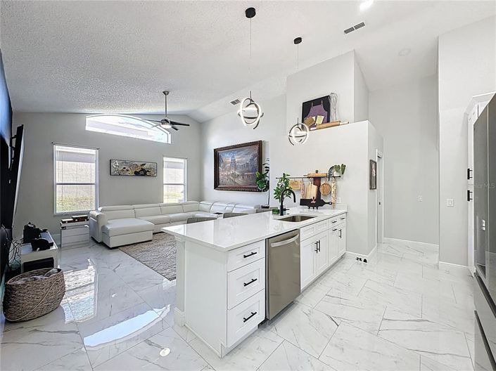 Image No.9-4 Bed Property for sale