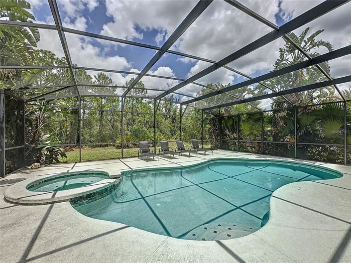 Image No.28-6 Bed Property for sale