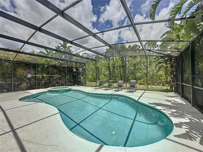 Image No.30-6 Bed Property for sale