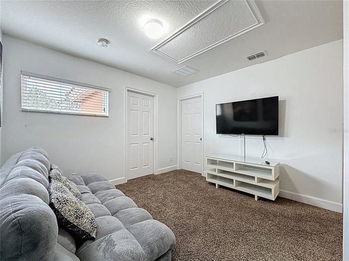 Image No.42-6 Bed Property for sale