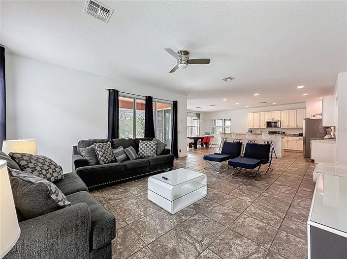 Image No.6-6 Bed Property for sale