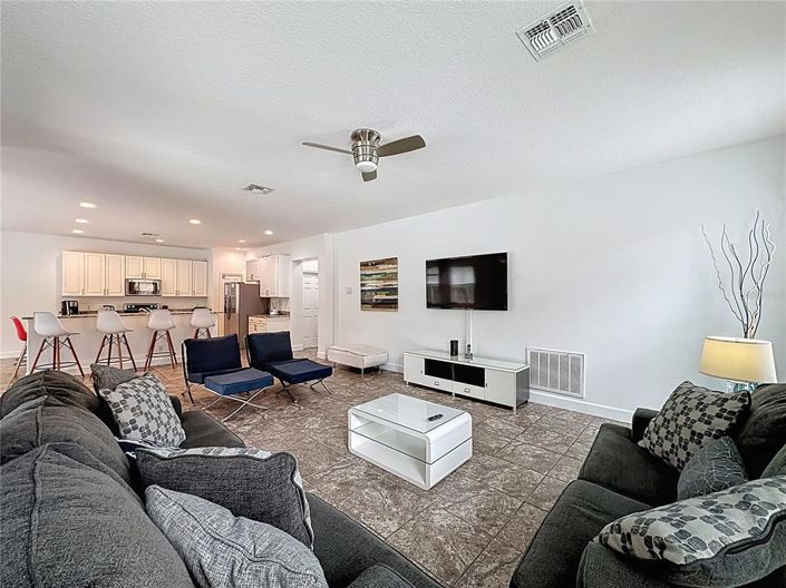 Image No.7-6 Bed Property for sale