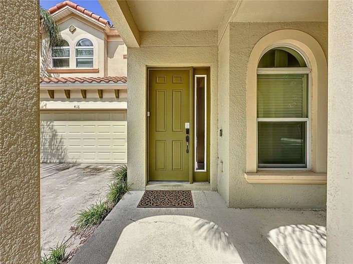 Image No.5-6 Bed Property for sale