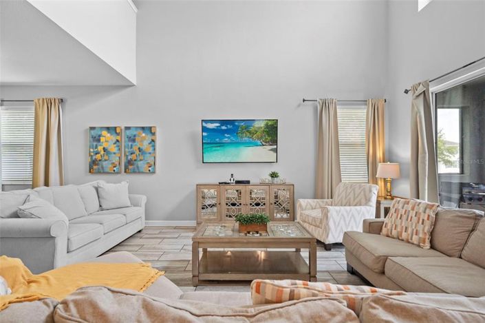 Image No.12-5 Bed Property for sale