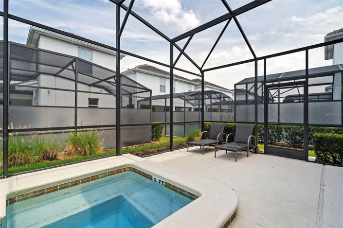 Image No.17-5 Bed Property for sale