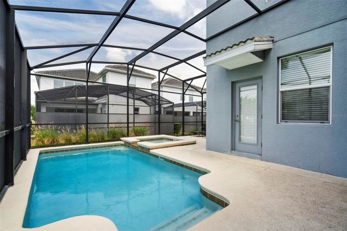 Image No.19-5 Bed Property for sale