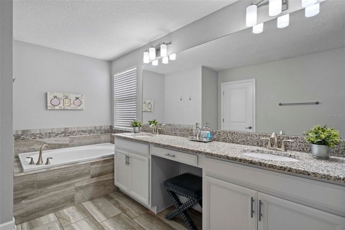 Image No.45-5 Bed Property for sale