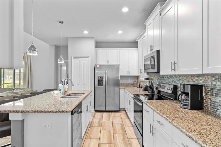 Image No.6-5 Bed Property for sale