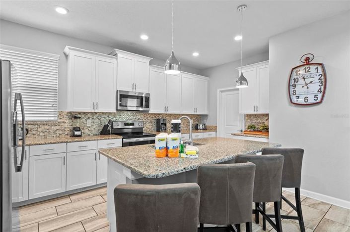 Image No.7-5 Bed Property for sale