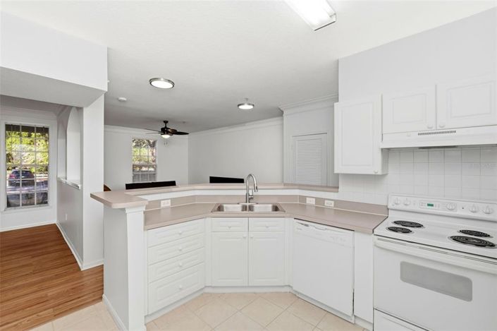 Image No.20-2 Bed Property for sale