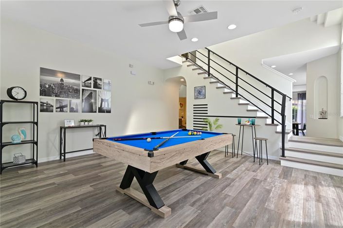 Image No.10-6 Bed Property for sale