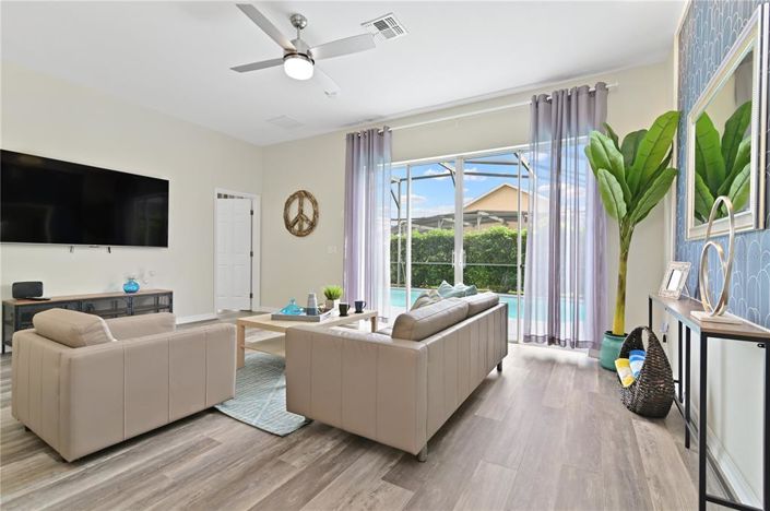 Image No.22-6 Bed Property for sale