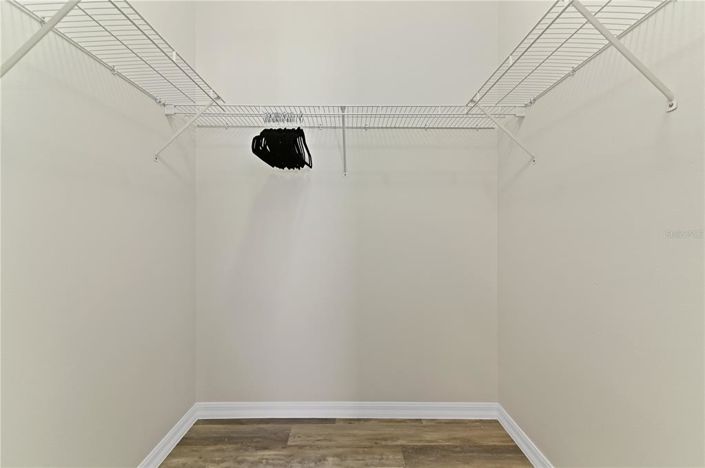 Image No.37-6 Bed Property for sale