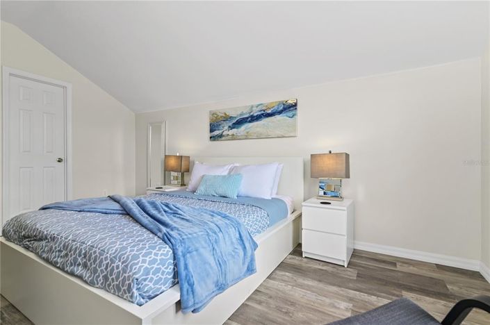 Image No.48-6 Bed Property for sale