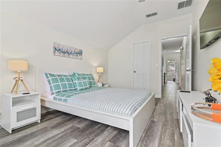 Image No.54-6 Bed Property for sale