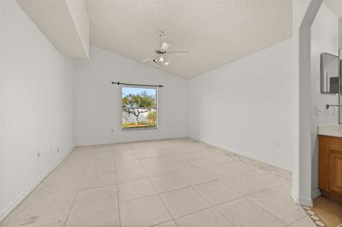 Image No.15-3 Bed Property for sale