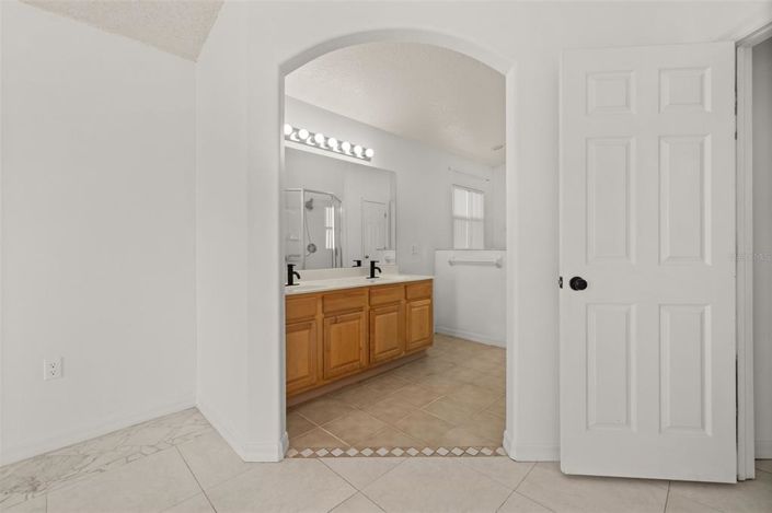 Image No.17-3 Bed Property for sale