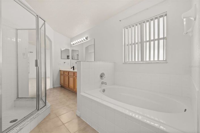 Image No.20-3 Bed Property for sale