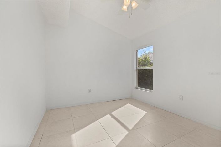 Image No.25-3 Bed Property for sale