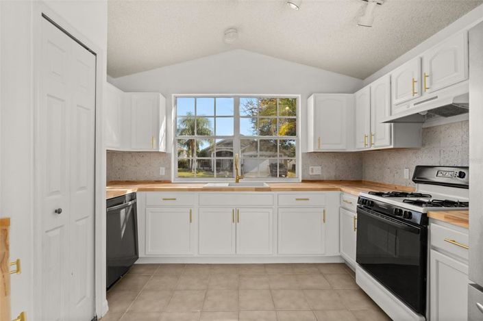 Image No.6-3 Bed Property for sale