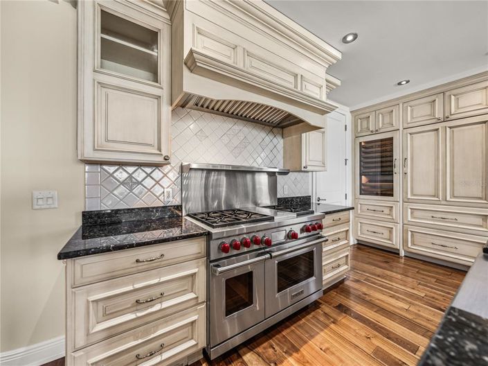 Image No.18-3 Bed Property for sale