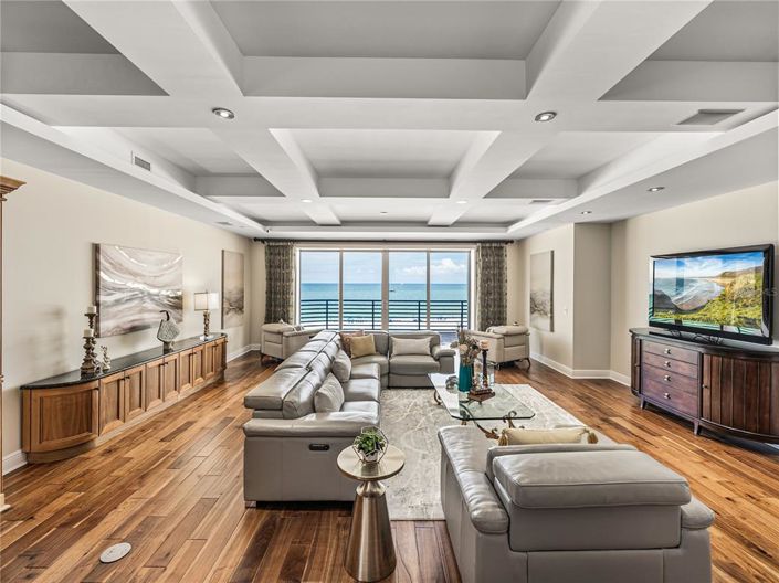 Image No.27-3 Bed Property for sale