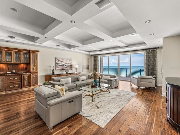 Image No.28-3 Bed Property for sale