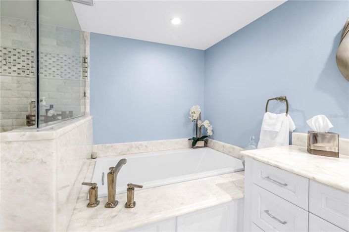 Image No.30-2 Bed Property for sale