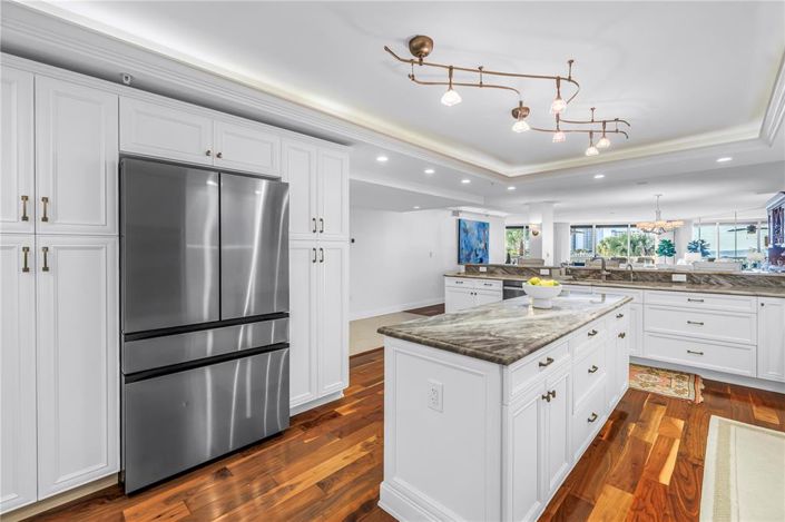 Image No.8-2 Bed Property for sale