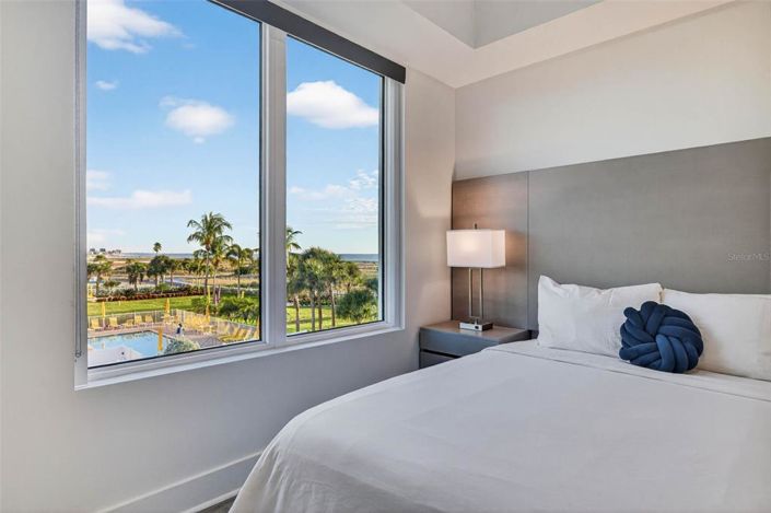 Image No.10-2 Bed Property for sale