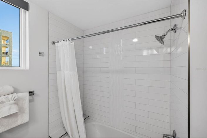 Image No.12-2 Bed Property for sale