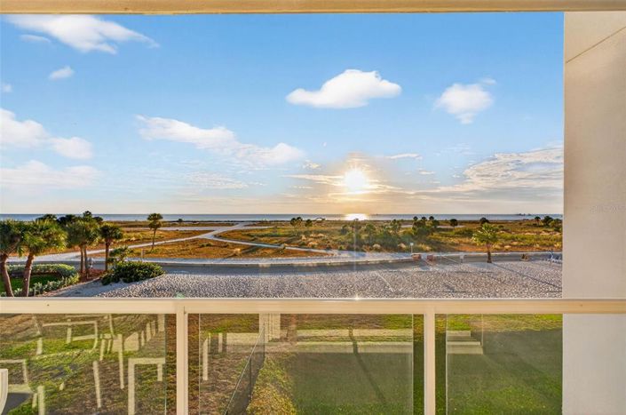 Image No.25-2 Bed Property for sale