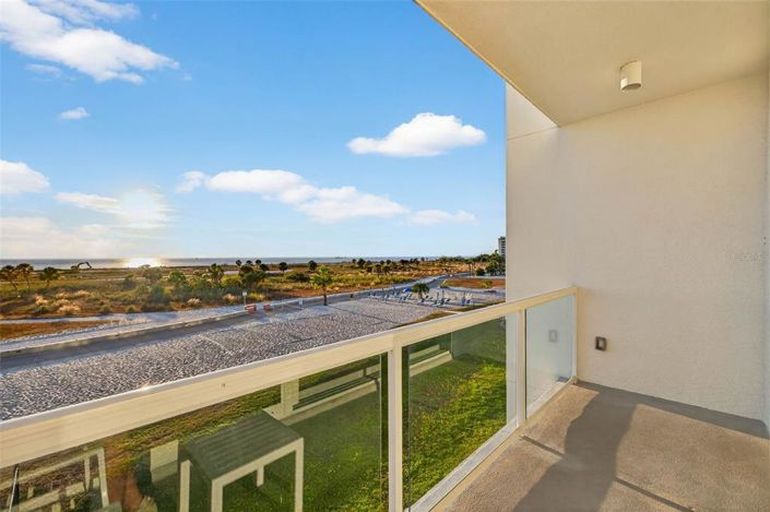 Image No.28-2 Bed Property for sale