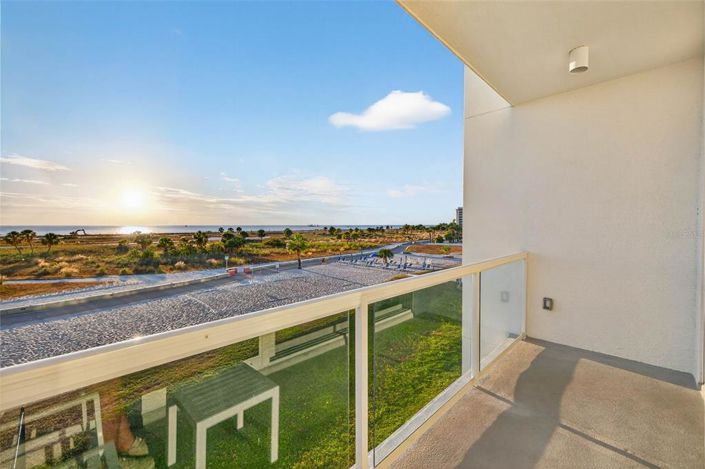 Image No.30-2 Bed Property for sale