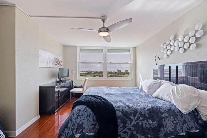 Image No.21-2 Bed Property for sale