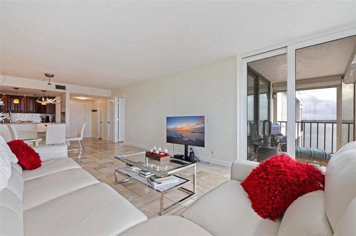 Image No.8-2 Bed Property for sale