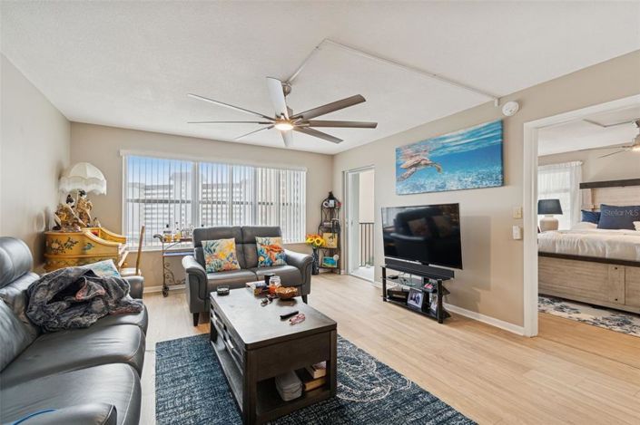 Image No.10-2 Bed Property for sale