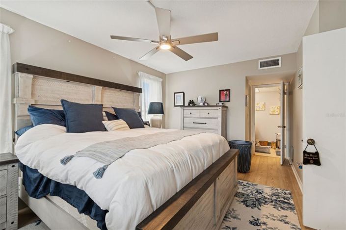 Image No.21-2 Bed Property for sale