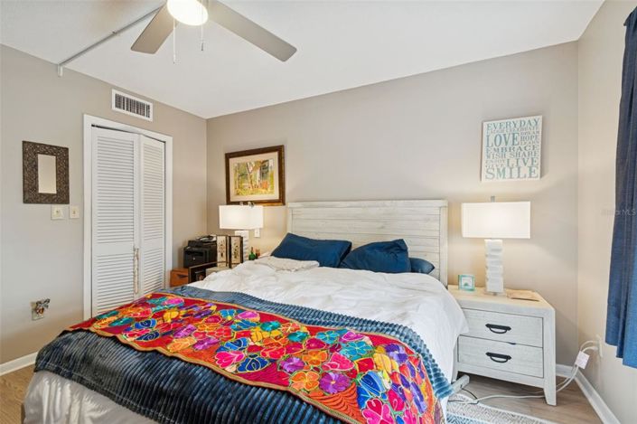 Image No.30-2 Bed Property for sale