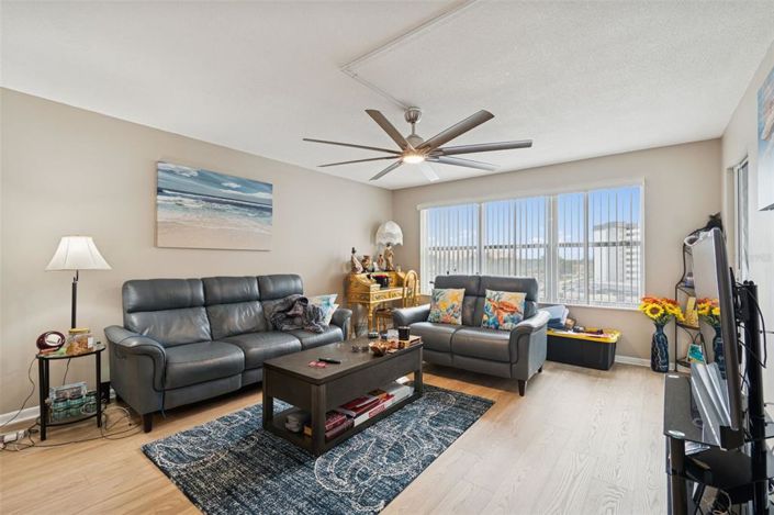 Image No.9-2 Bed Property for sale