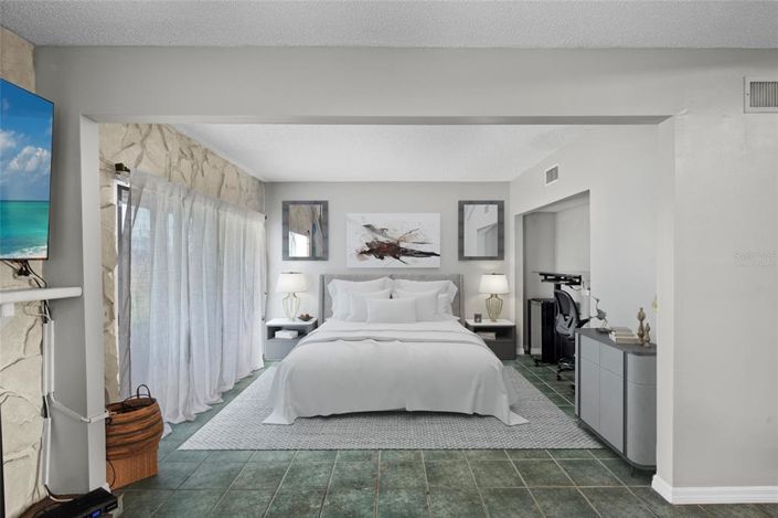 Image No.18-2 Bed Property for sale