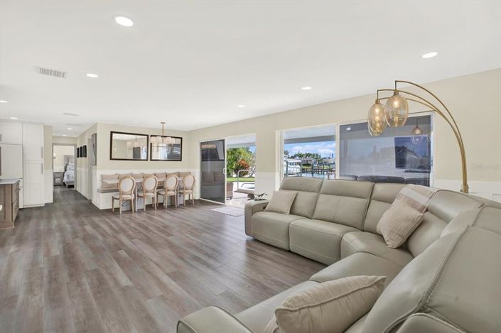 Image No.12-3 Bed Property for sale