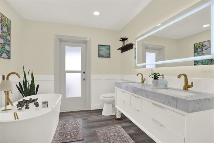 Image No.19-3 Bed Property for sale